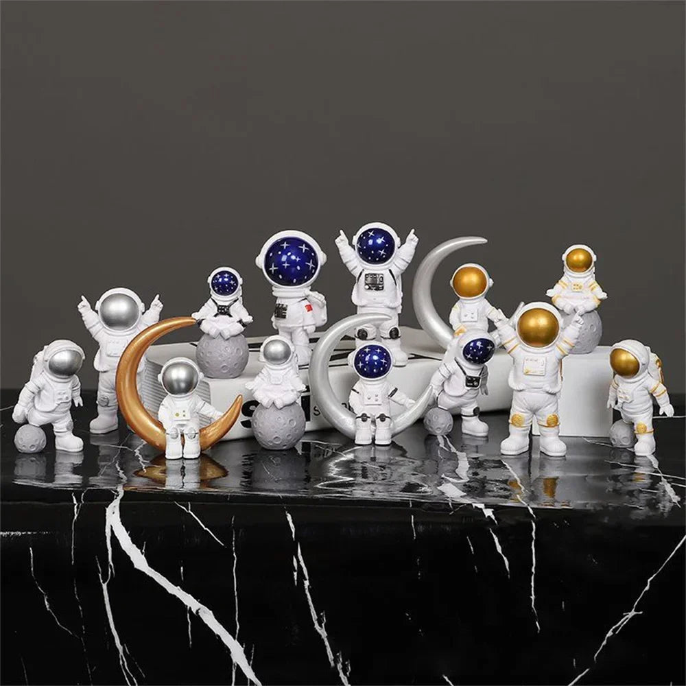 3/4PCS Resin Astronaut Figure Statue Spaceman Sculpture Educational Toy Desktop Home Decoration Astronaut Model for Kids Gift