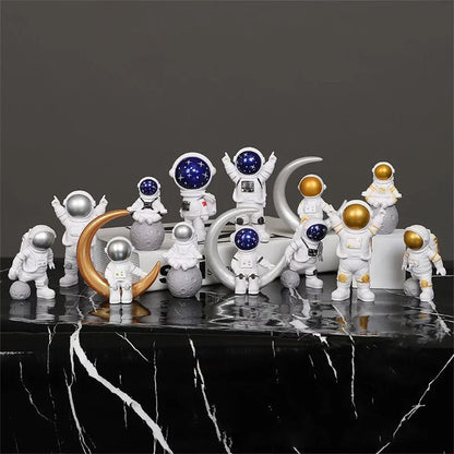 3/4PCS Resin Astronaut Figure Statue Spaceman Sculpture Educational Toy Desktop Home Decoration Astronaut Model for Kids Gift